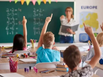 1963348982-crianca-escola-1080x630